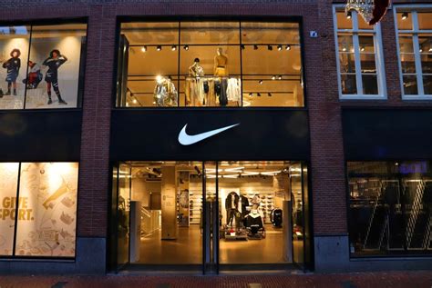 aantal facebook volgers nike nederland|Nike marktcijfers.